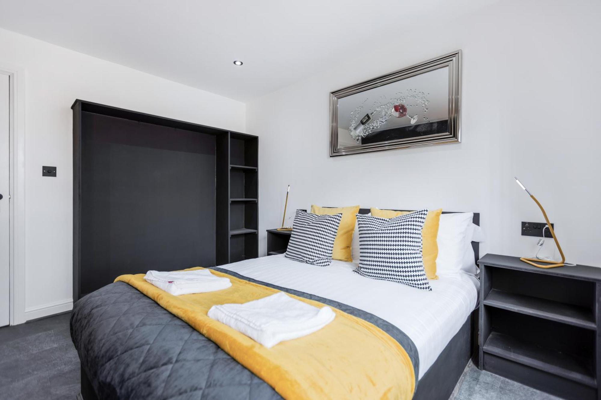 Two Bed Modern Apartment 5Min Walk To Town Centre With Free Parking ! Under New Management Blackpool Exterior foto