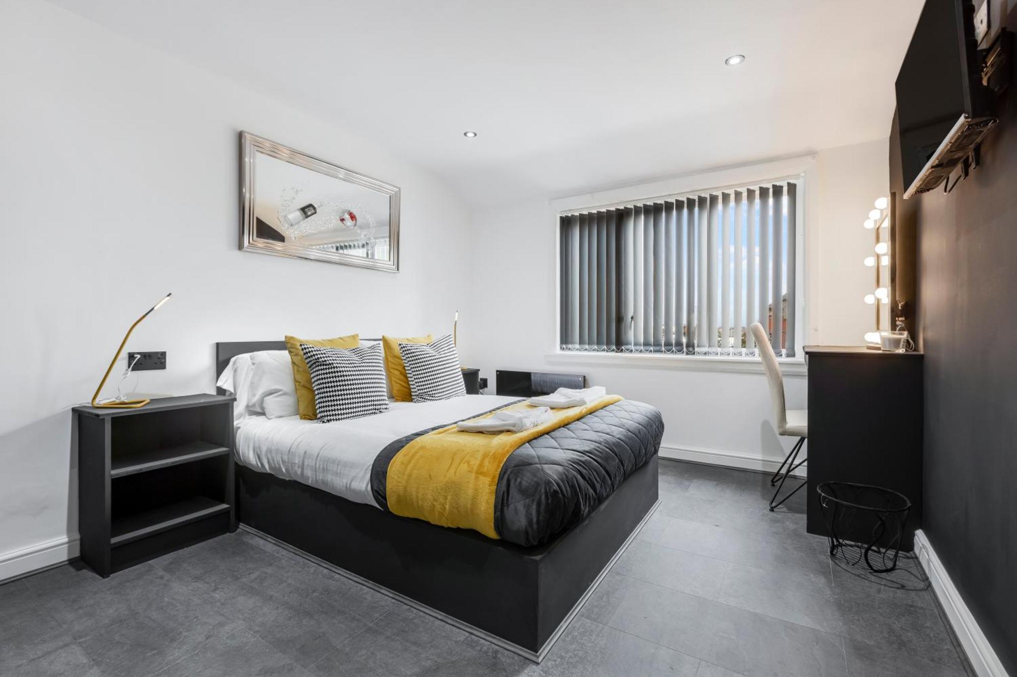 Two Bed Modern Apartment 5Min Walk To Town Centre With Free Parking ! Under New Management Blackpool Exterior foto